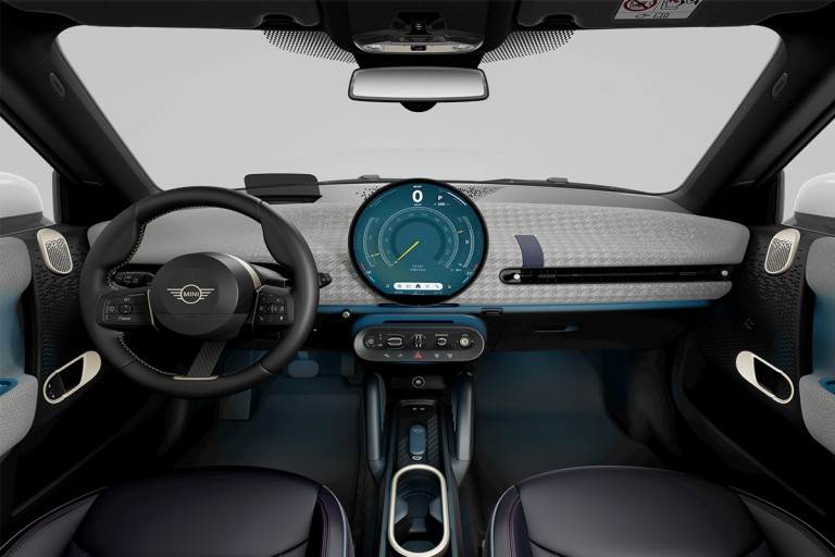 MINI all-electric - gallery interior - dashboard