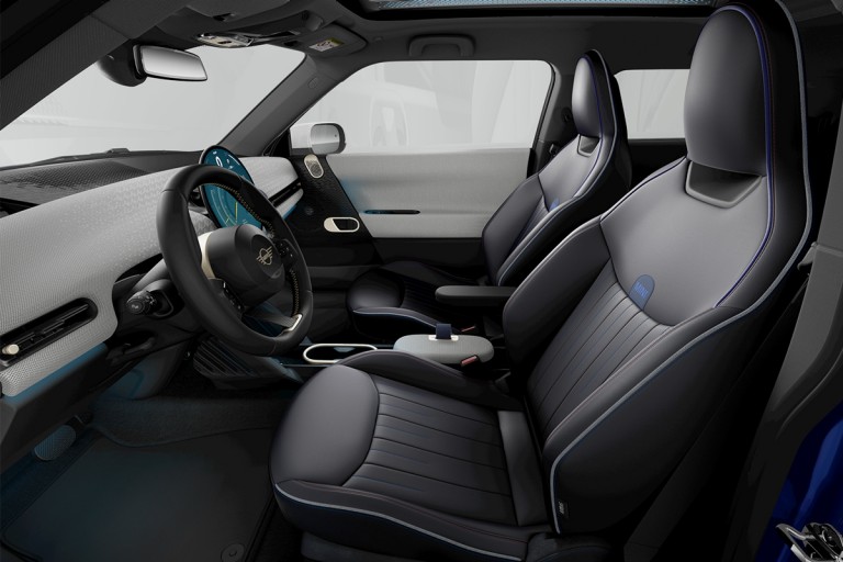 MINI all-electric - gallery interior - classic style upholstery