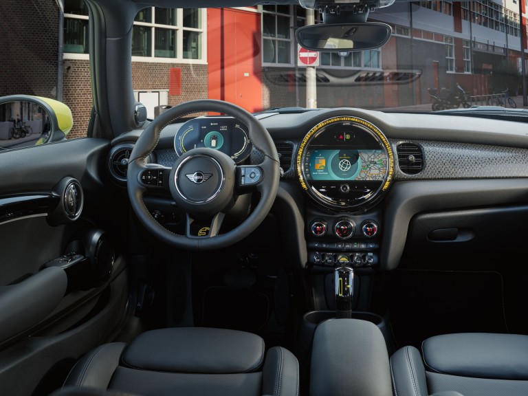 MINI 3-door Cooper SE – cockpit technology – cabin