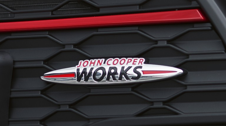 MINI John Cooper Works Clubman – front grille – JCW badge