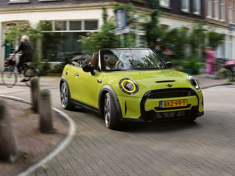 MINI Convertible – LED headlights – adaptive light