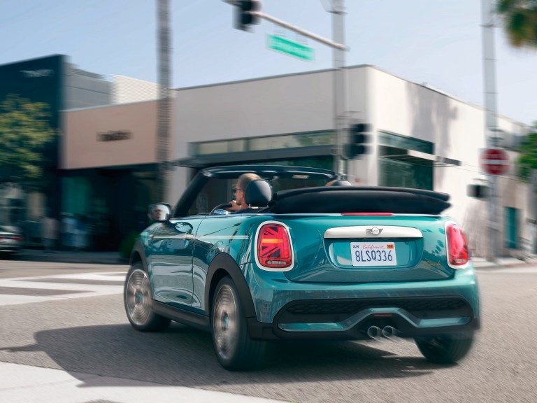 MINI Convertible Seaside Edition – exterior - side view